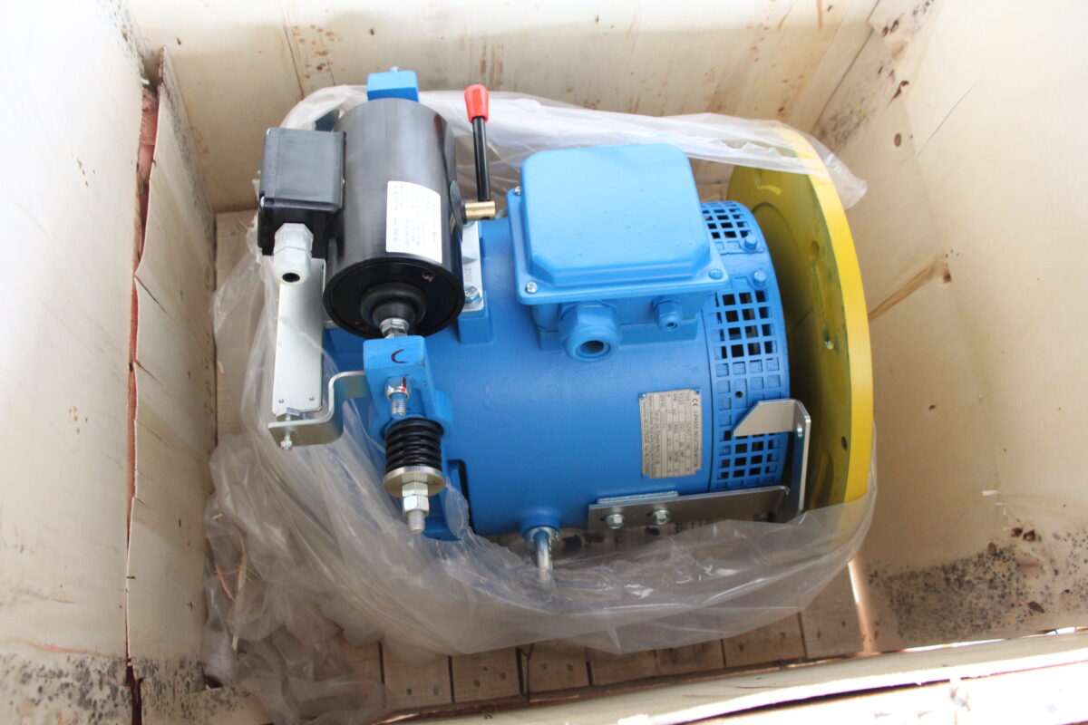 Двигатель главного привода эскалатора YFD132L-6 / 7.5 kW, 380В, Kone